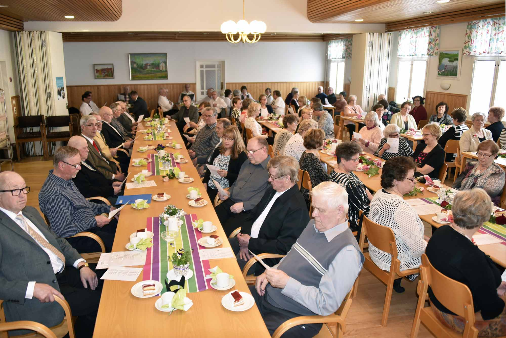 rr-elakelaiset-aitienpaivajuhlat-2015-kuva-008.jpg