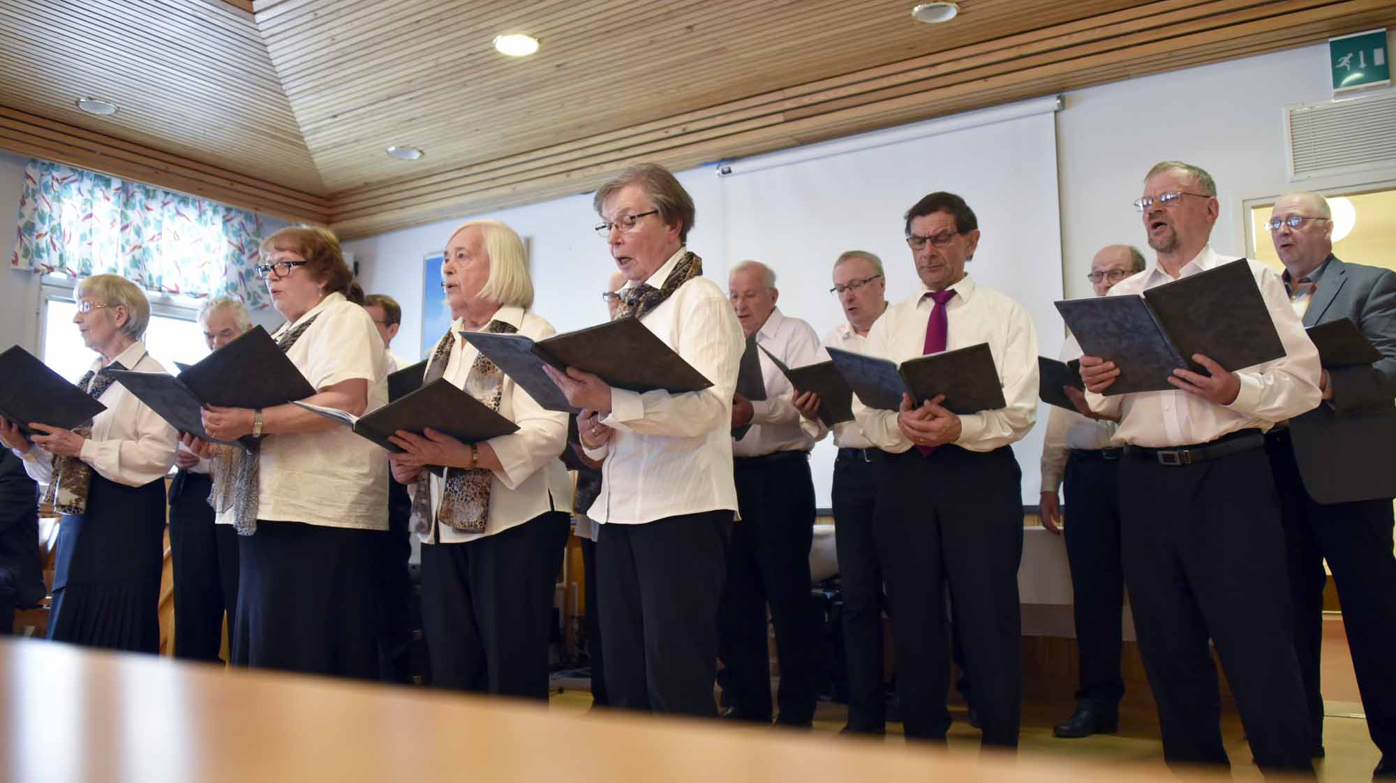 rr-elakelaiset-aitienpaivajuhlat-2015-kuva-016_0.jpg