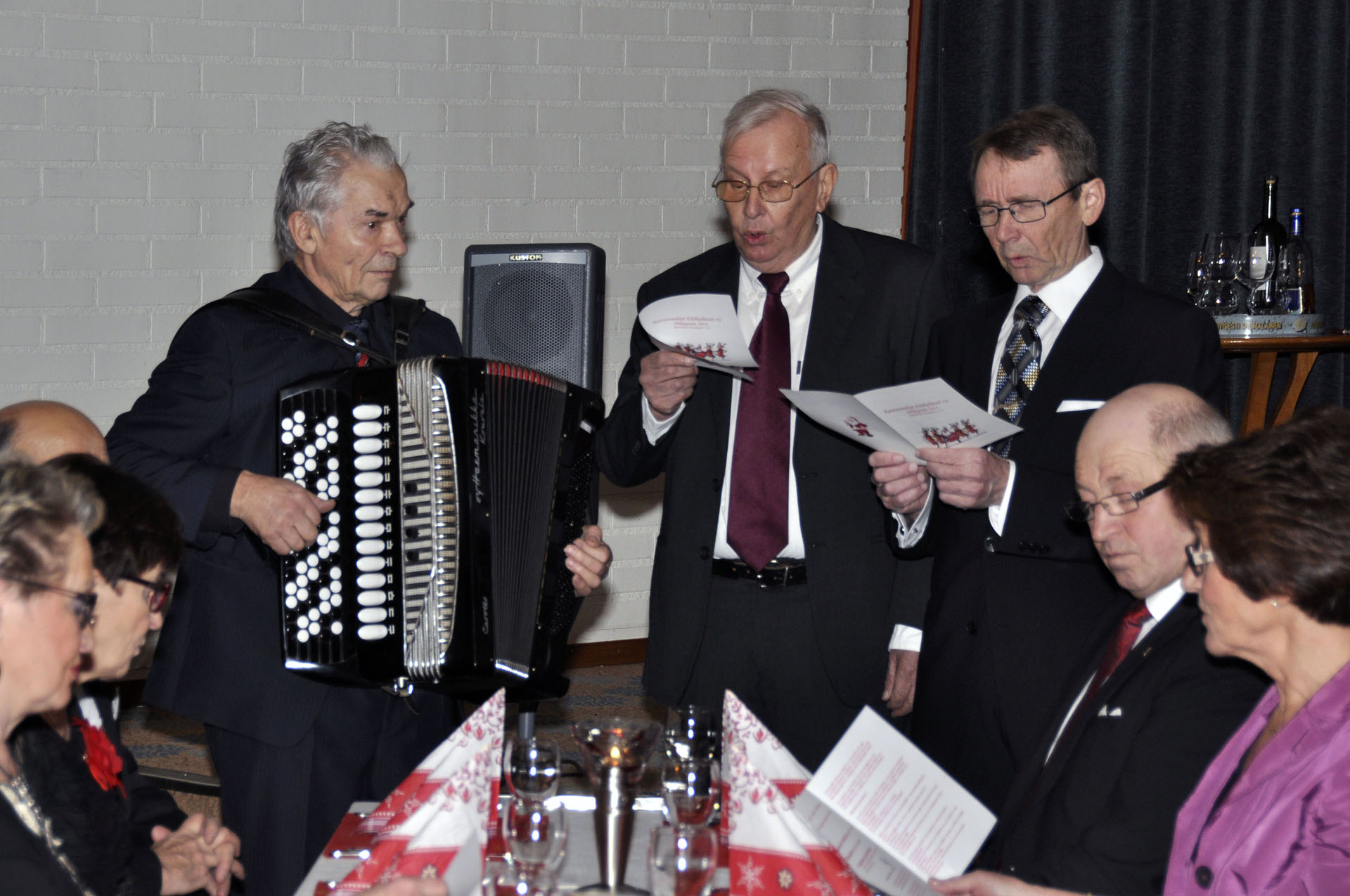 elakelaiset_pikkujoulu_2012_kuva_006.jpg
