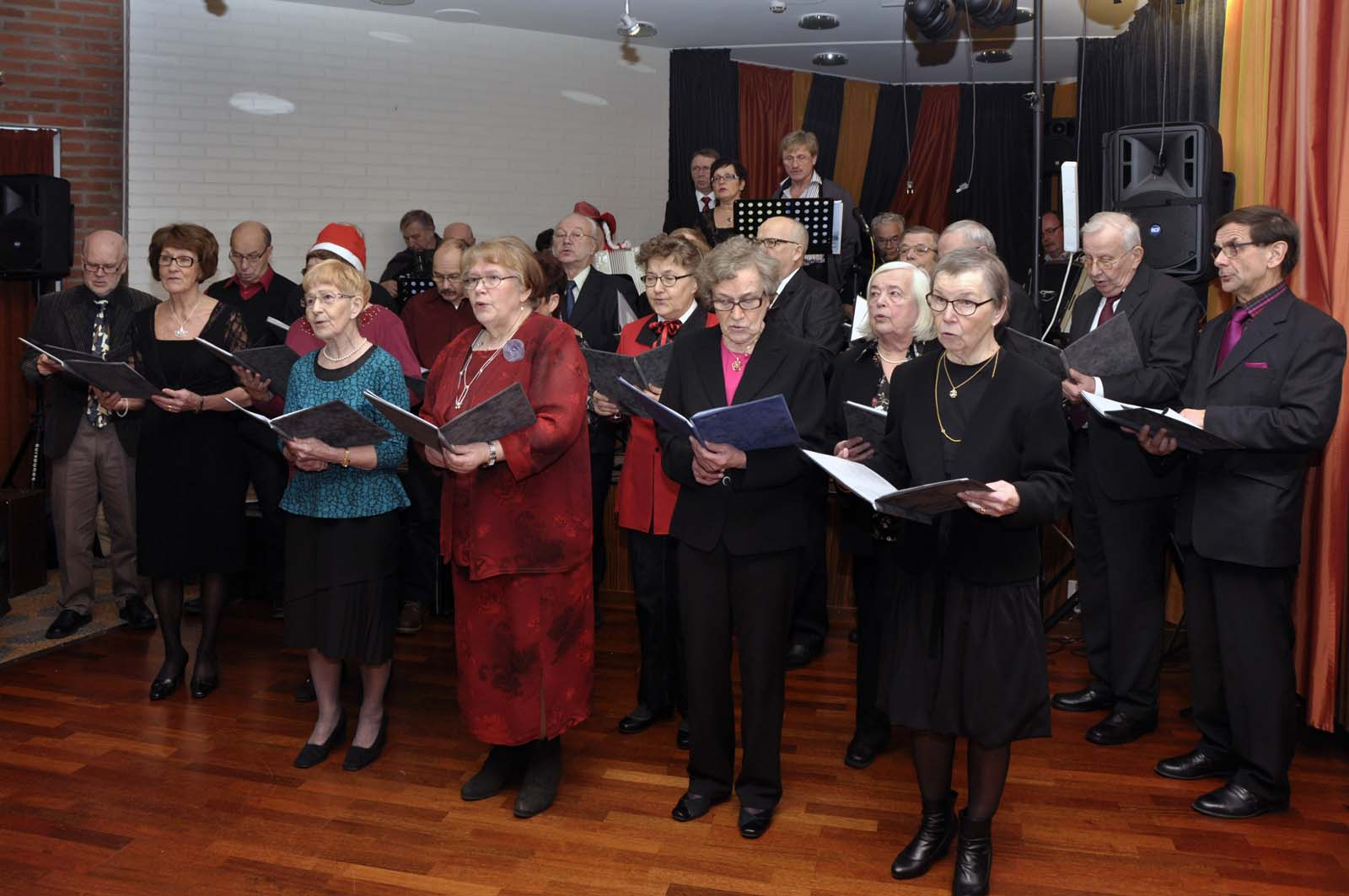 pikkujoulu-2013-kuva_0014.jpg